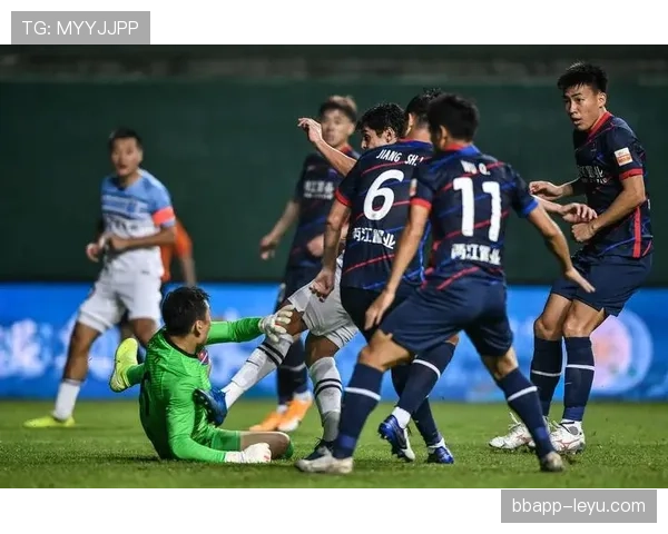 罗梅罗防守表现稳健，精彩拦截助力球队防线稳定提升竞争力