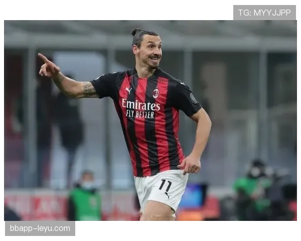 苏亚雷斯:单箭头到自由中锋的战术角色演变分析 苏亚雷斯:单箭头到自由中锋的战术角色演变分析