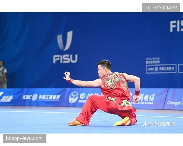 程语轩训练完直接去奢侈品店扫货，这哪是运动员，分明是偶像剧男主